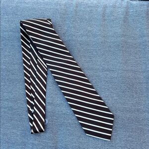 Hickey Freeman Classic Brown White Striped Tie 100% silk handmade in USA trendy